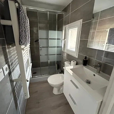 Liberte 1 - T2 Proche Gare Et Centre Commercial Polygone- Beziers- Wifi- Tv Connecte شقة *